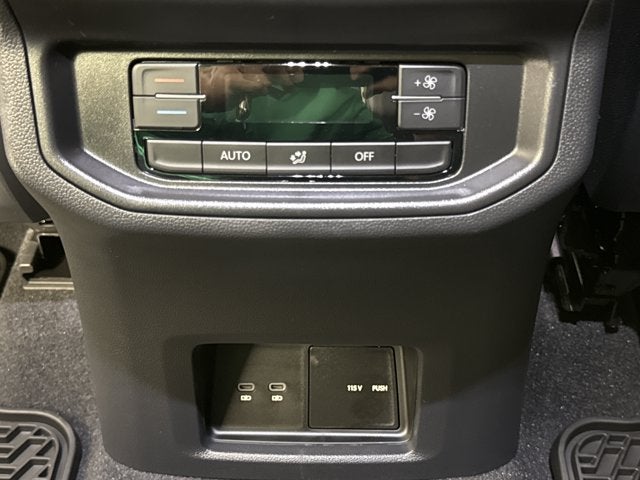2026 Volkswagen Atlas 2.0T SE w/Technology with Captain's Chairs