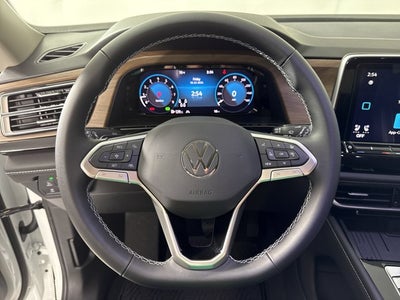 2026 Volkswagen Atlas 2.0T SE w/Technology with Captain's Chairs
