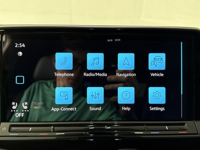 2026 Volkswagen Atlas 2.0T SE w/Technology with Captain's Chairs
