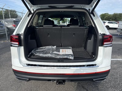 2026 Volkswagen Atlas 2.0T SE w/Technology with Captain's Chairs
