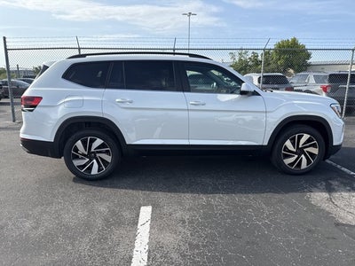2026 Volkswagen Atlas 2.0T SE w/Technology with Captain's Chairs