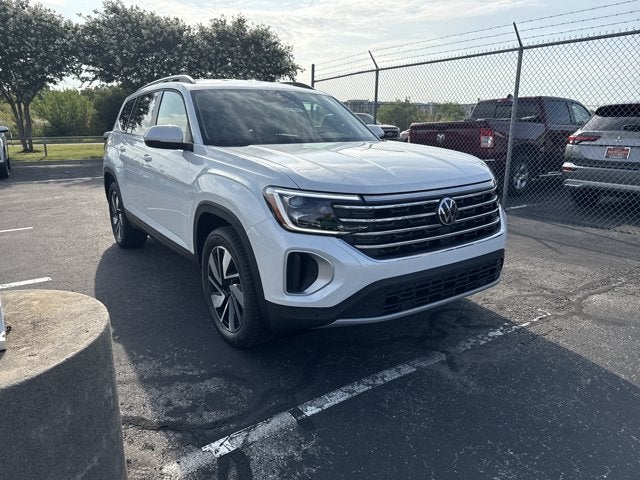 2026 Volkswagen Atlas 2.0T SE w/Technology with Captain's Chairs