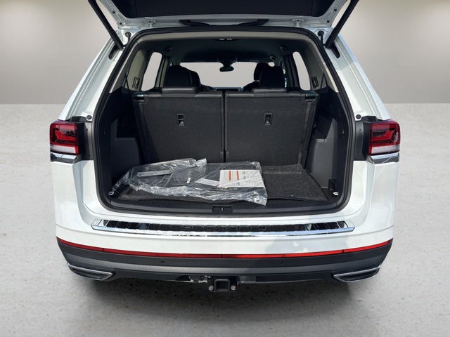 2026 Volkswagen Atlas 2.0T SE w/Technology with Captain's Chairs