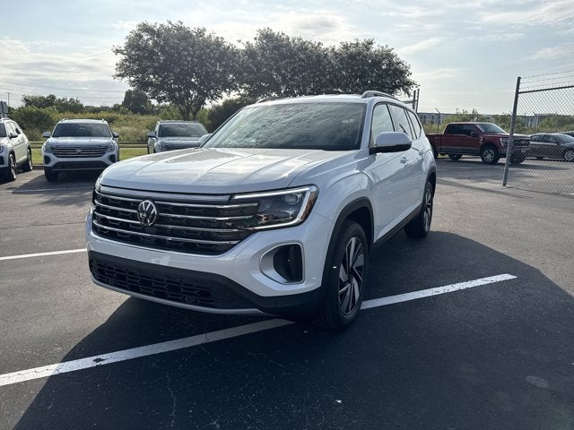 2026 Volkswagen Atlas 2.0T SE w/Technology with Captain's Chairs
