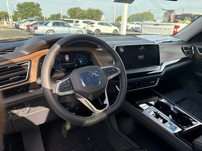 2026 Volkswagen Atlas 2.0T SE w/Technology with Captain's Chairs
