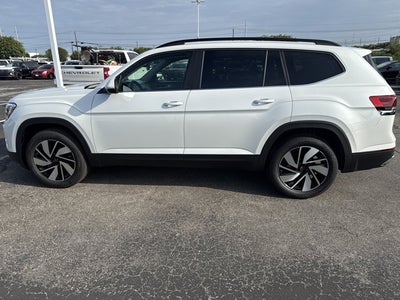 2026 Volkswagen Atlas 2.0T SE w/Technology with Captain's Chairs