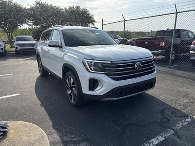 2026 Volkswagen Atlas 2.0T SE w/Technology with Captain's Chairs