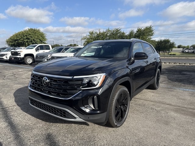 2026 Volkswagen Atlas Cross Sport 2.0T SE w/Technology and Panoramic Sunroof Package