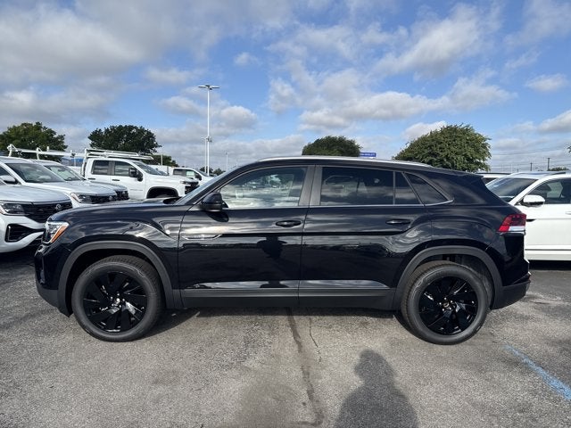 2026 Volkswagen Atlas Cross Sport 2.0T SE w/Technology and Panoramic Sunroof Package