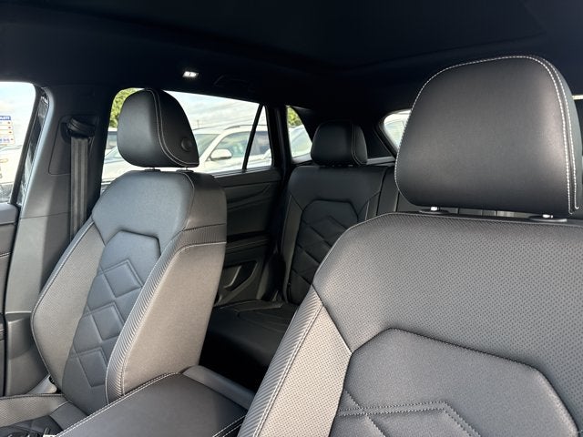 2026 Volkswagen Atlas Cross Sport 2.0T SE w/Technology and Panoramic Sunroof Package