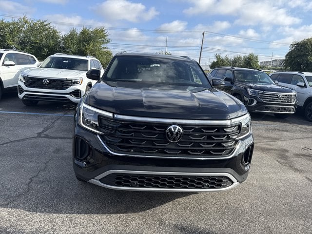2026 Volkswagen Atlas Cross Sport 2.0T SE w/Technology and Panoramic Sunroof Package