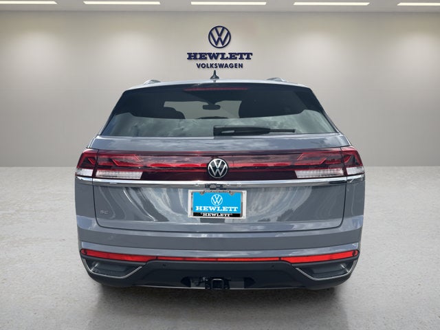 2026 Volkswagen Atlas Cross Sport 2.0T SE w/Technology and Panoramic Sunroof Package