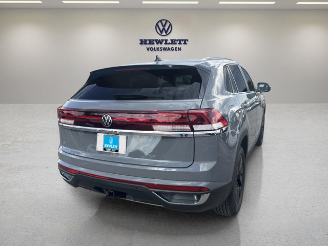 2026 Volkswagen Atlas Cross Sport 2.0T SE w/Technology and Panoramic Sunroof Package