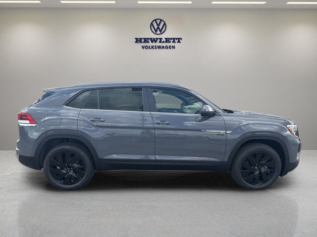 2026 Volkswagen Atlas Cross Sport 2.0T SE w/Technology and Panoramic Sunroof Package