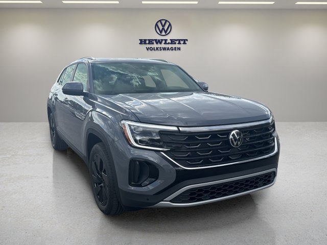 2026 Volkswagen Atlas Cross Sport 2.0T SE w/Technology and Panoramic Sunroof Package