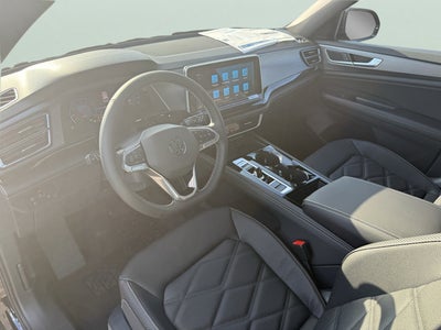 2026 Volkswagen Atlas Cross Sport 2.0T SE w/Technology and Panoramic Sunroof Package