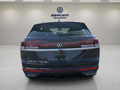 2026 Volkswagen Atlas Cross Sport 2.0T SE w/Technology and Panoramic Sunroof Package