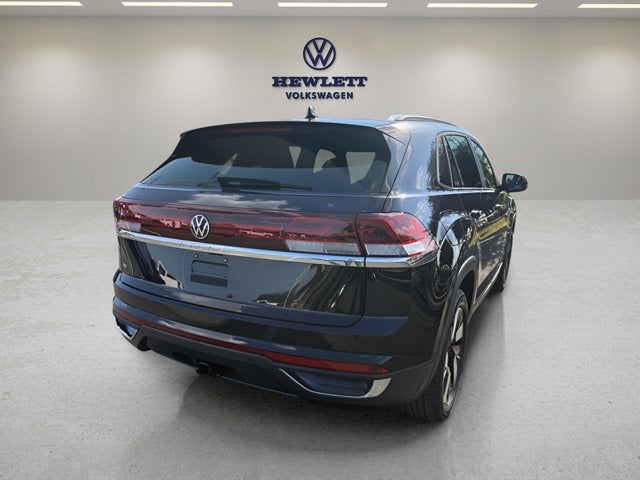 2026 Volkswagen Atlas Cross Sport 2.0T SE w/Technology and Panoramic Sunroof Package