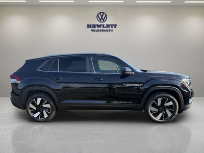 2026 Volkswagen Atlas Cross Sport 2.0T SE w/Technology and Panoramic Sunroof Package
