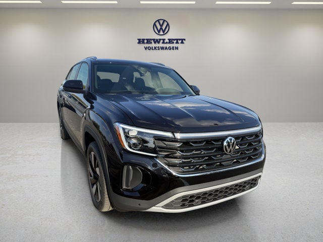 2026 Volkswagen Atlas Cross Sport 2.0T SE w/Technology and Panoramic Sunroof Package