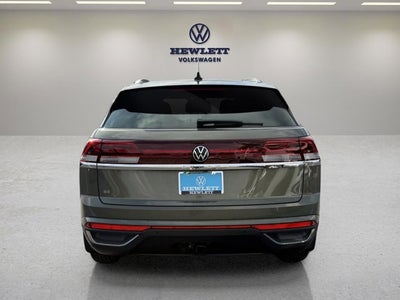 2026 Volkswagen Atlas Cross Sport 2.0T SE w/Technology and Panoramic Sunroof Package