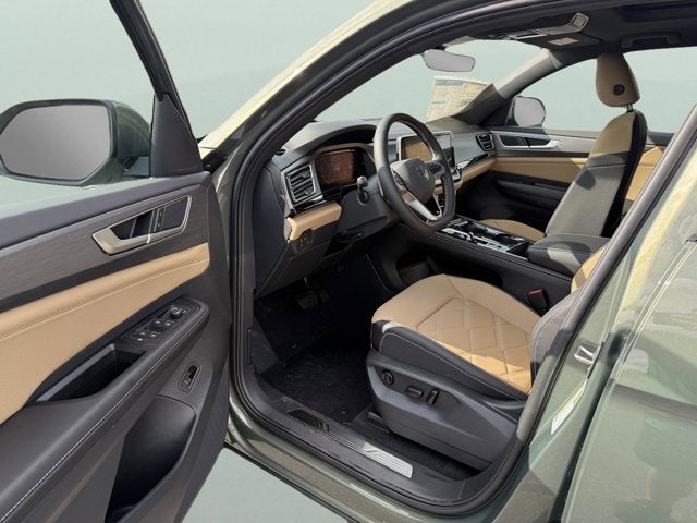 2026 Volkswagen Atlas Cross Sport 2.0T SE w/Technology and Panoramic Sunroof Package