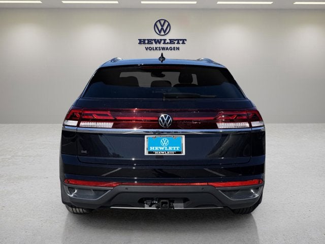 2026 Volkswagen Atlas Cross Sport 2.0T SE w/Technology and Panoramic Sunroof Package