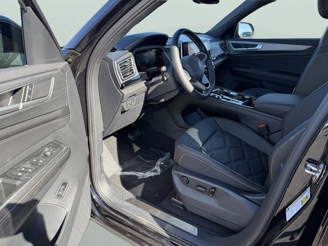 2026 Volkswagen Atlas Cross Sport 2.0T SE w/Technology and Panoramic Sunroof Package