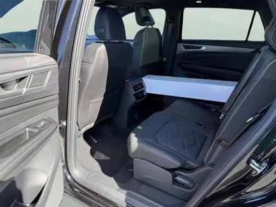 2026 Volkswagen Atlas Cross Sport 2.0T SE w/Technology and Panoramic Sunroof Package