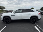 2026 Volkswagen Atlas Cross Sport 2.0T SE w/Technology and Panoramic Sunroof Package