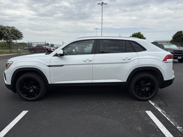 2026 Volkswagen Atlas Cross Sport 2.0T SE w/Technology and Panoramic Sunroof Package