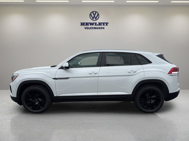 2026 Volkswagen Atlas Cross Sport 2.0T SE w/Technology and Panoramic Sunroof Package