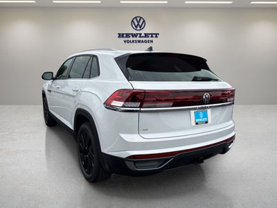 2026 Volkswagen Atlas Cross Sport 2.0T SE w/Technology and Panoramic Sunroof Package