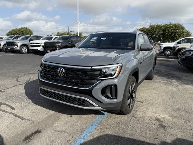 2026 Volkswagen Atlas Cross Sport 2.0T SE w/Technology and Panoramic Sunroof Package