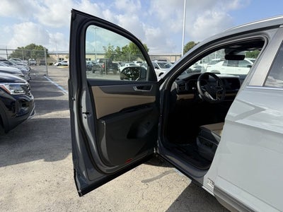 2026 Volkswagen Atlas Cross Sport 2.0T SE w/Technology and Panoramic Sunroof Package
