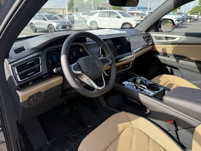 2026 Volkswagen Atlas Cross Sport 2.0T SE w/Technology and Panoramic Sunroof Package