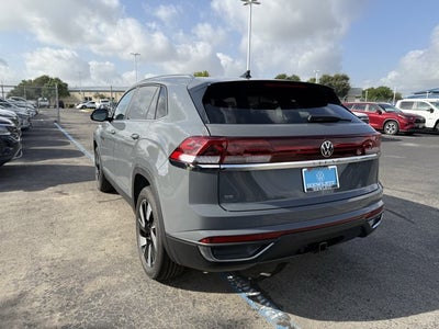 2026 Volkswagen Atlas Cross Sport 2.0T SE w/Technology and Panoramic Sunroof Package