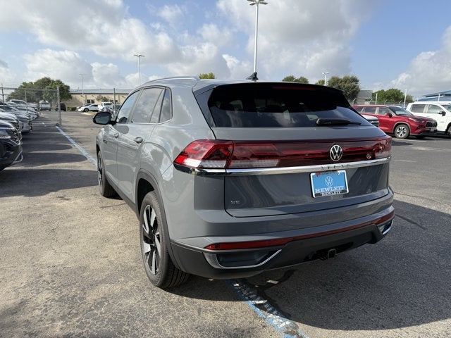 2026 Volkswagen Atlas Cross Sport 2.0T SE w/Technology and Panoramic Sunroof Package