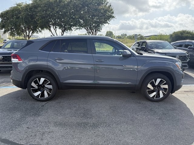 2026 Volkswagen Atlas Cross Sport 2.0T SE w/Technology and Panoramic Sunroof Package
