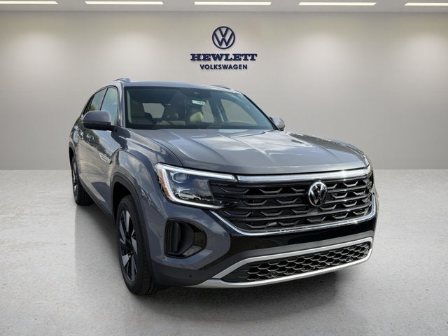 2026 Volkswagen Atlas Cross Sport 2.0T SE w/Technology and Panoramic Sunroof Package