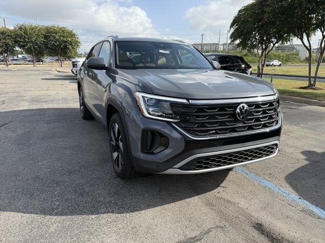 2026 Volkswagen Atlas Cross Sport 2.0T SE w/Technology and Panoramic Sunroof Package