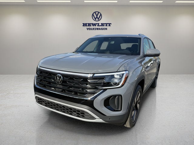 2026 Volkswagen Atlas Cross Sport 2.0T SE w/Technology and Panoramic Sunroof Package
