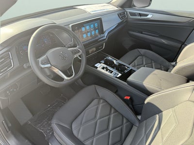 2026 Volkswagen Atlas Cross Sport 2.0T SE w/Technology and Panoramic Sunroof Package