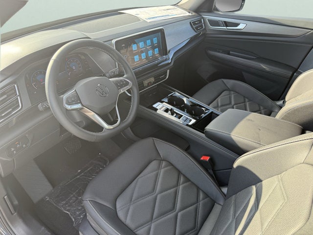 2026 Volkswagen Atlas Cross Sport 2.0T SE w/Technology and Panoramic Sunroof Package