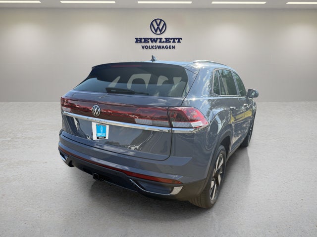 2026 Volkswagen Atlas Cross Sport 2.0T SE w/Technology and Panoramic Sunroof Package