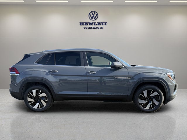 2026 Volkswagen Atlas Cross Sport 2.0T SE w/Technology and Panoramic Sunroof Package