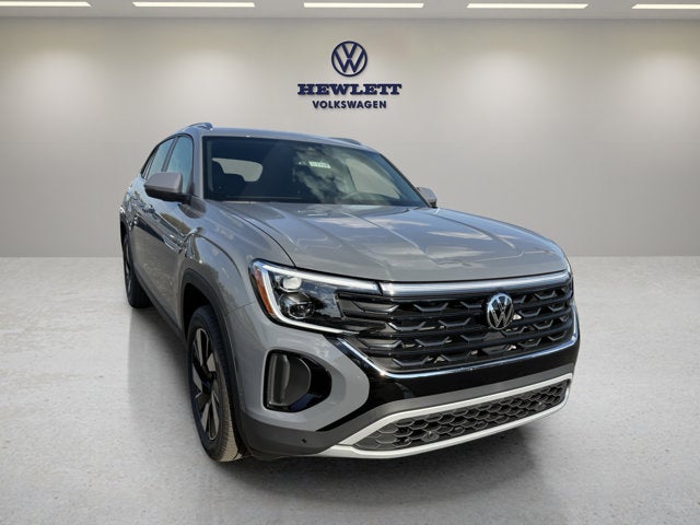 2026 Volkswagen Atlas Cross Sport 2.0T SE w/Technology and Panoramic Sunroof Package