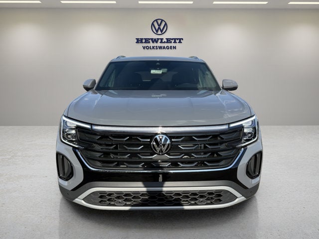 2026 Volkswagen Atlas Cross Sport 2.0T SE w/Technology and Panoramic Sunroof Package
