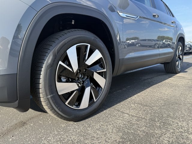 2026 Volkswagen Atlas Cross Sport 2.0T SE w/Technology and Panoramic Sunroof Package