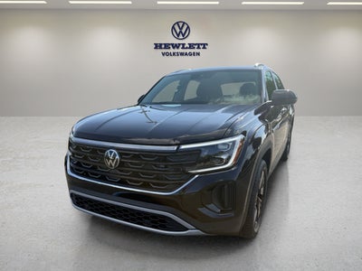 2026 Volkswagen Atlas Cross Sport 2.0T SE w/Technology and Panoramic Sunroof Package
